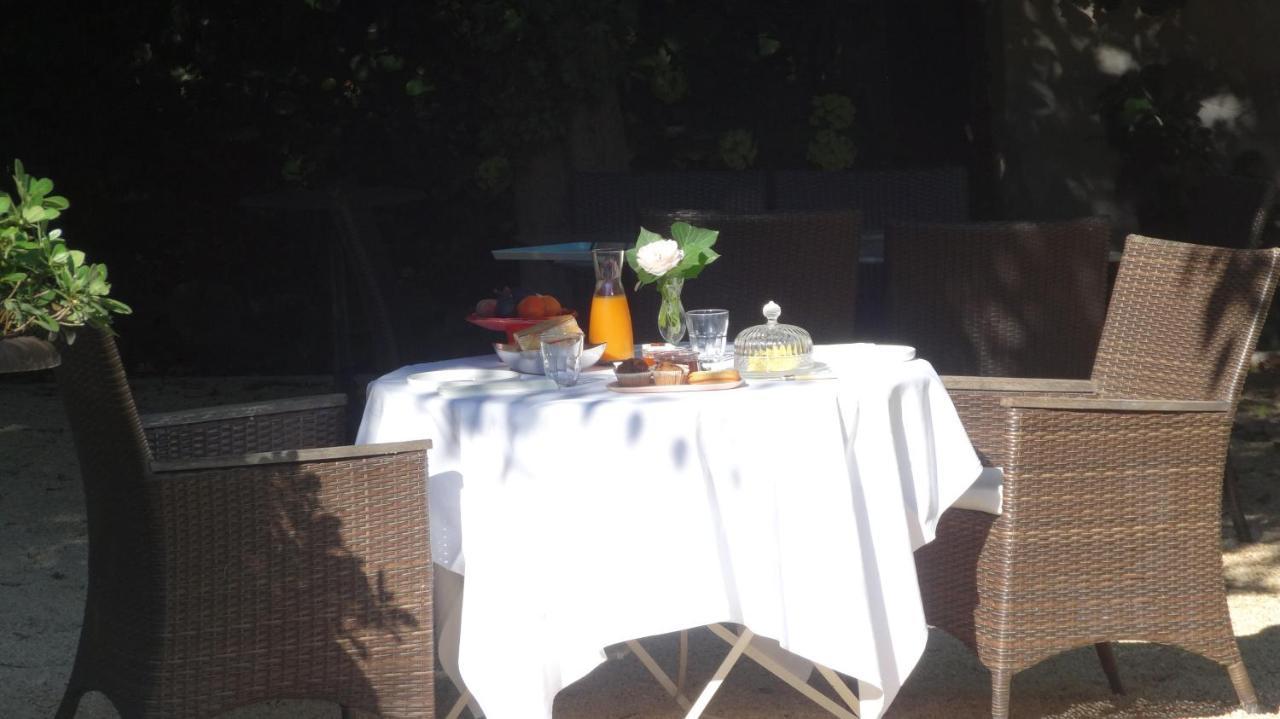 Chambre Cote Jardin Nîmes Buitenkant foto